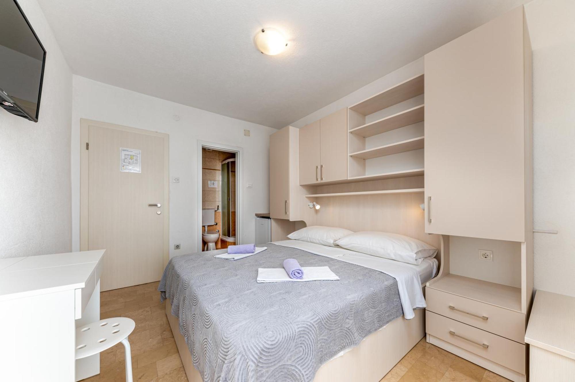 Bed And Breakfast Ivona Baška Voda Δωμάτιο φωτογραφία