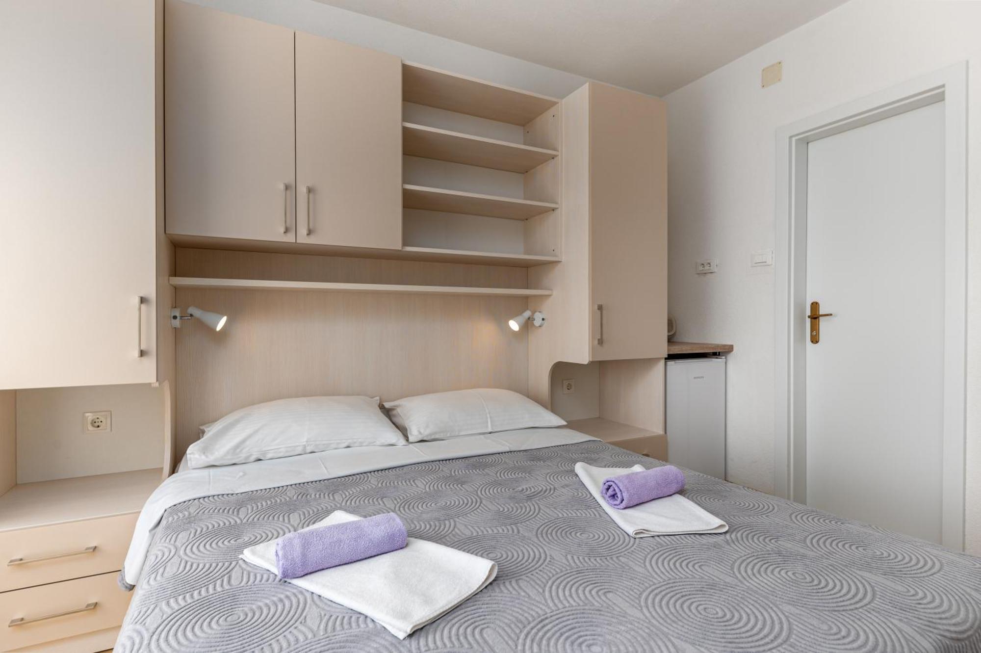 Bed And Breakfast Ivona Baška Voda Δωμάτιο φωτογραφία
