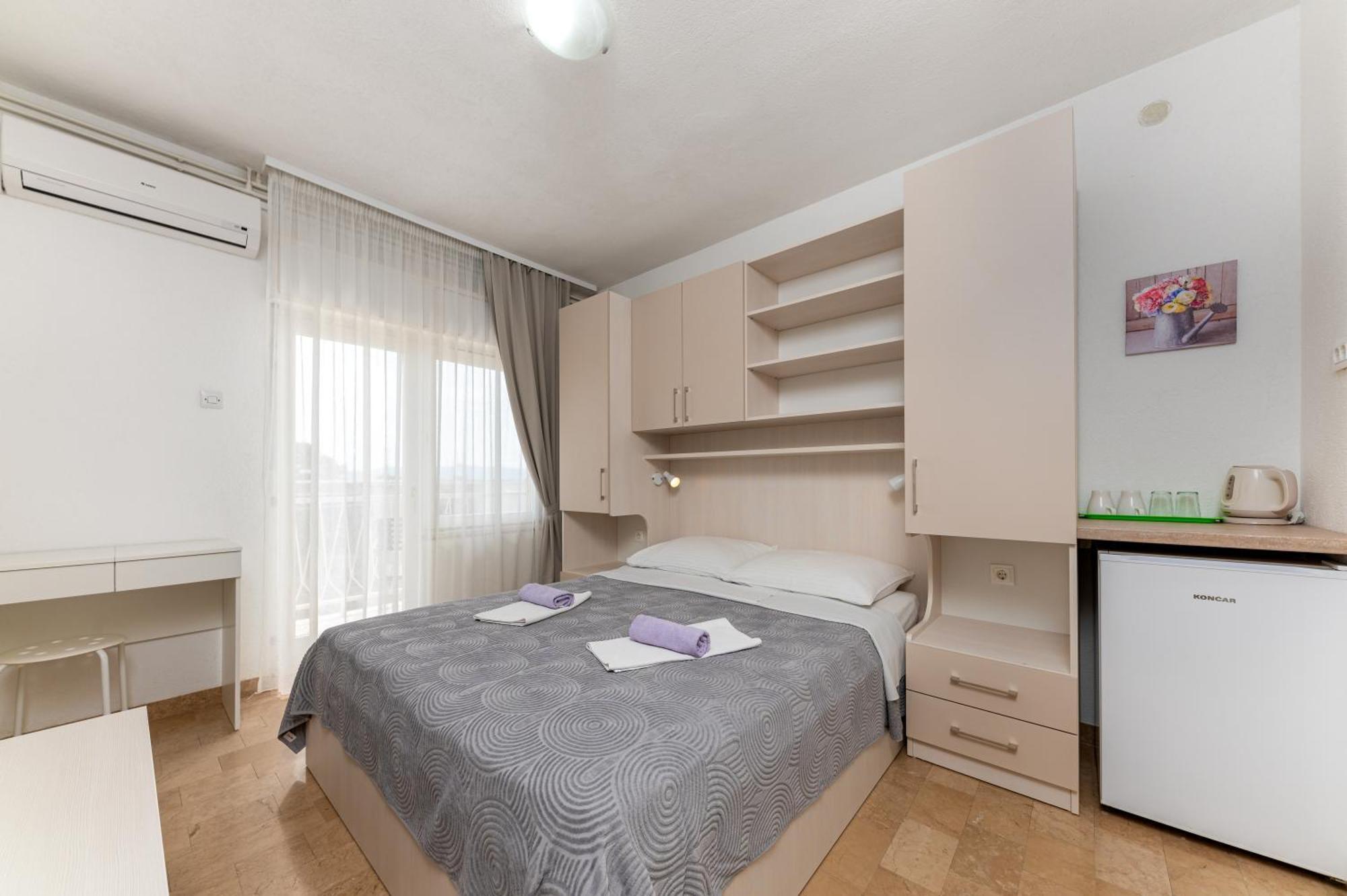 Bed And Breakfast Ivona Baška Voda Δωμάτιο φωτογραφία
