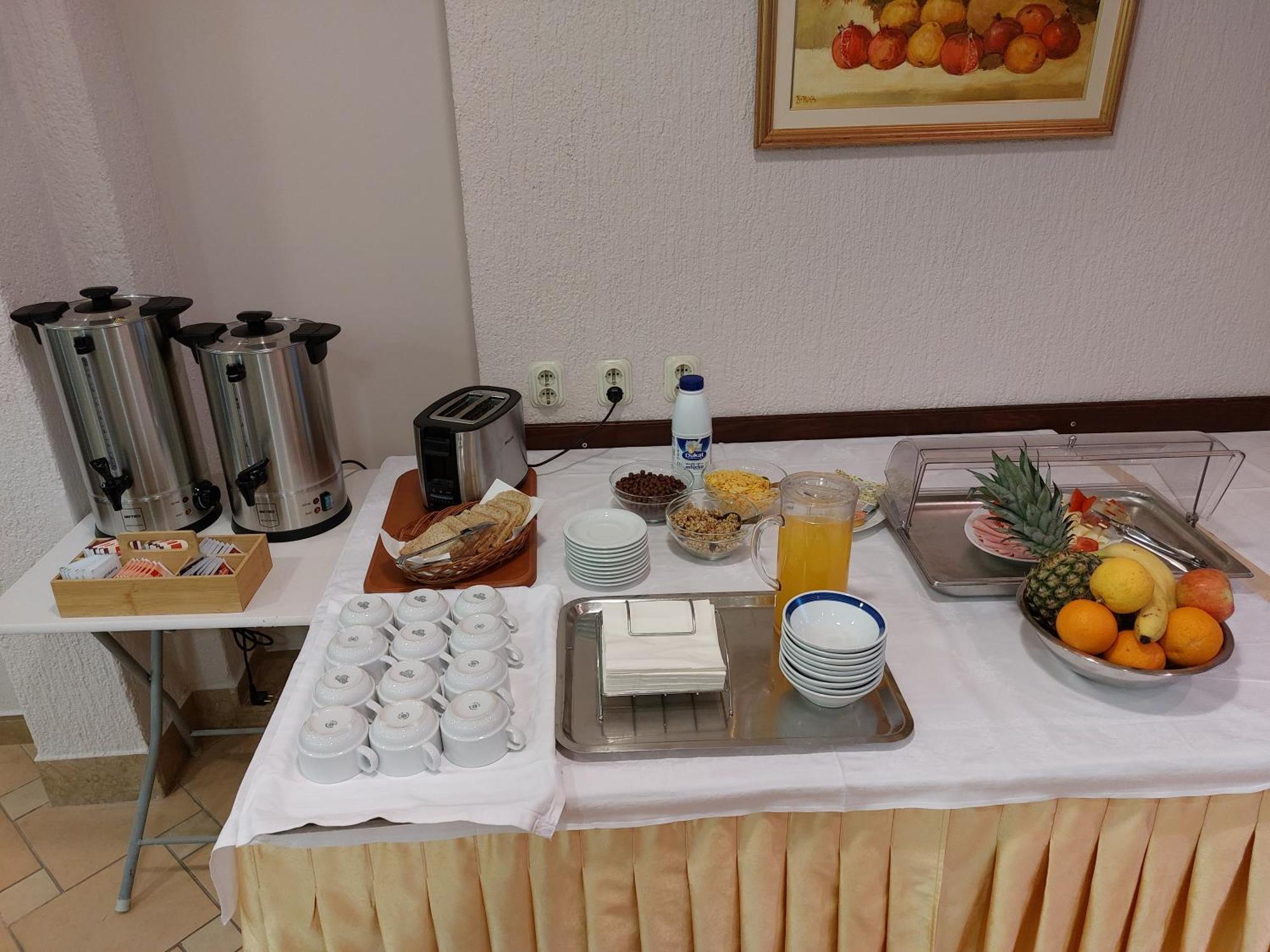Bed And Breakfast Ivona Baška Voda Εξωτερικό φωτογραφία