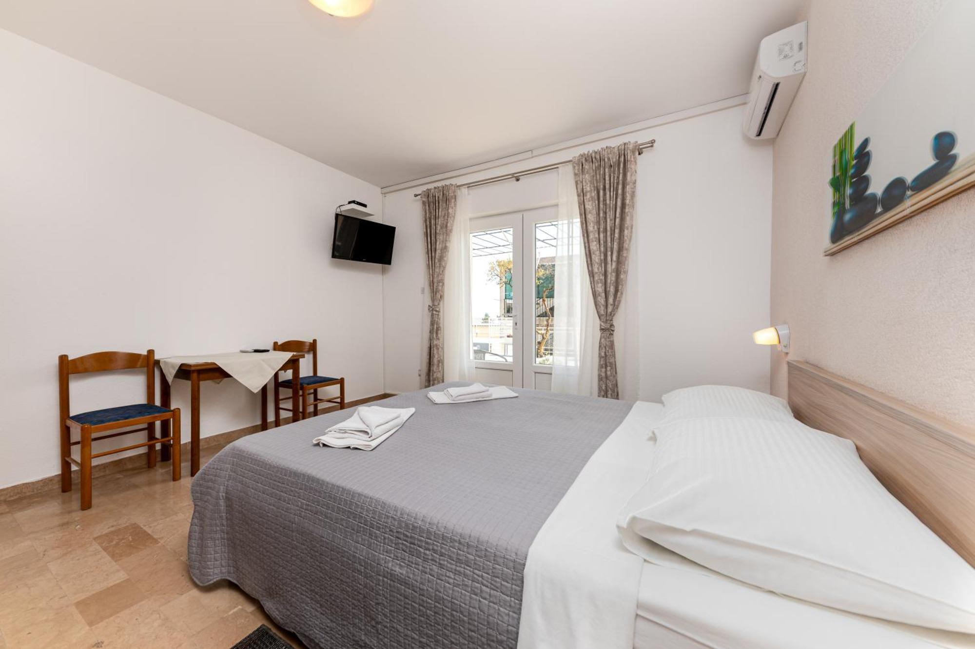 Bed And Breakfast Ivona Baška Voda Δωμάτιο φωτογραφία